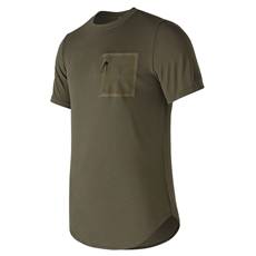 New Balance_HW1718_400MT73503_Men 247 Sport Pocket Tee_olive_EUR 49,95.jpg