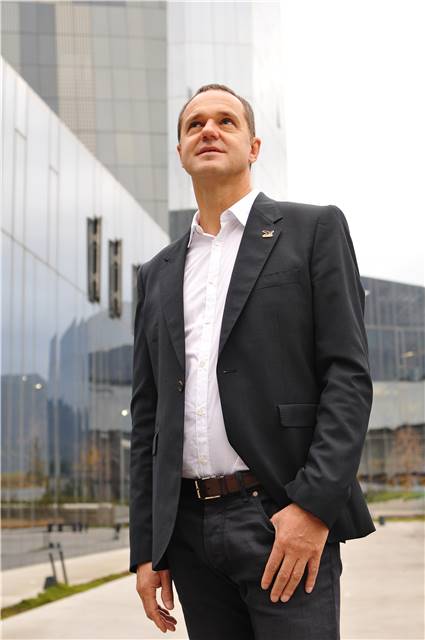 Portrait_Salewageb+ñude_01.jpg